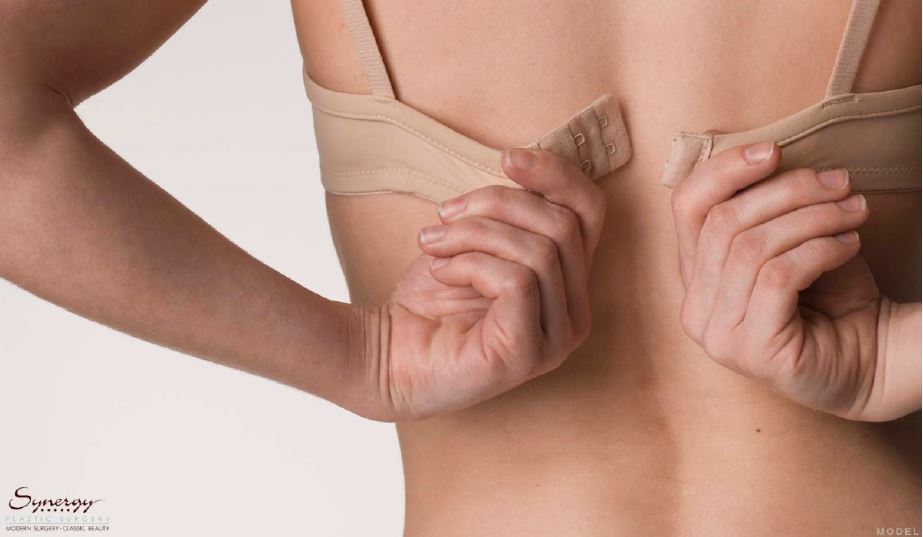 Bye to Bra Bulge: How to Treat Bra Fat – Synergy Plastic Surgery